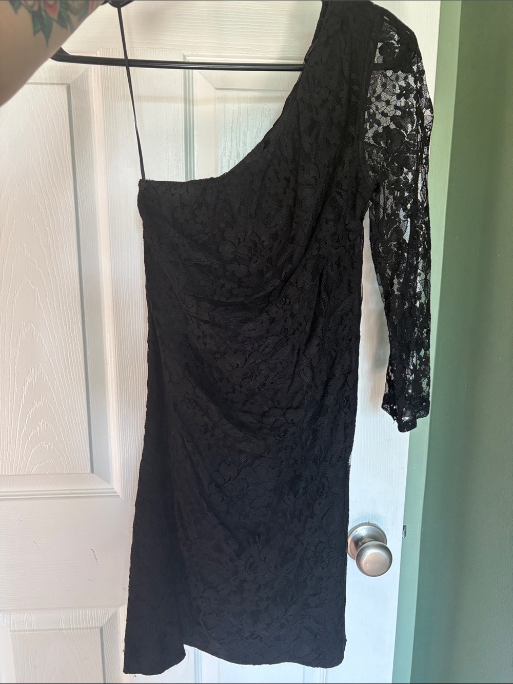 Vintage Express Black One-Shoulder Lace Dress with Long Sleeve